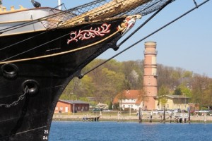 Alter Leuchtturm in Travemünde (Vordergrund: Passat)